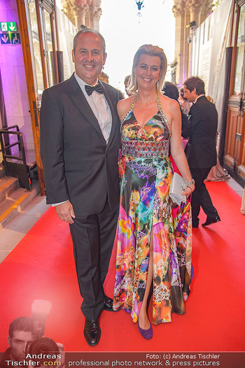 LifeBall 2018 - Red Carpet - Rathaus - Sa 02.06.2018 - Josef PRÖLL mit Ehefrau Gabi9