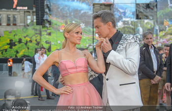 LifeBall 2018 - Red Carpet - Rathaus - Sa 02.06.2018 - Alfons HAIDER, Mirjam WEICHSELBRAUN35