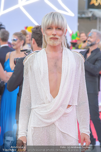 LifeBall 2018 - Red Carpet - Rathaus - Sa 02.06.2018 - Conchita (Wurst)88