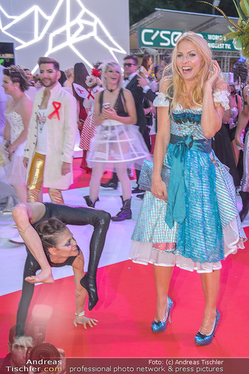 LifeBall 2018 - Red Carpet - Rathaus - Sa 02.06.2018 - Sonya KRAUS174