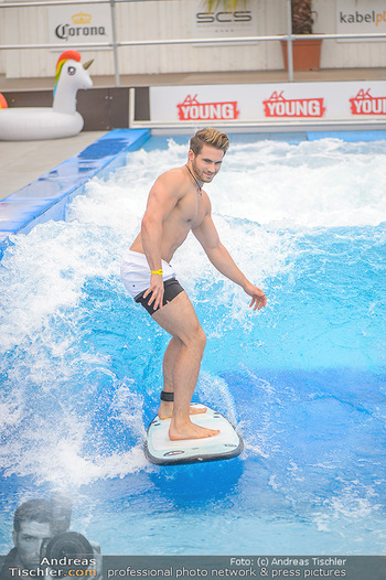 Saisonstart - CityWave SCS Multiplex - Fr 08.06.2018 - Fabian KITZWEGER beim Surfen, Surfbrett, Wellenreiten73