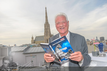 Frank Stronach Buch Die Frage aller Fragen - Skybar - Mi 04.07.2018 - Frank STRONACH1