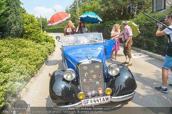 Lugners Gartenparty - Lugner Privatvilla - Di 07.08.2018 - Dani KENNEDY, Nina Bambi BRUCKNER, Sonja Käfer SCHÖNANGER komm18