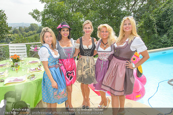Lugners Gartenparty - Lugner Privatvilla - Di 07.08.2018 - Dani KENNEDY, Nina Bambi BRUCKNER, Sonja SCHÖNANGER, Simona, An35