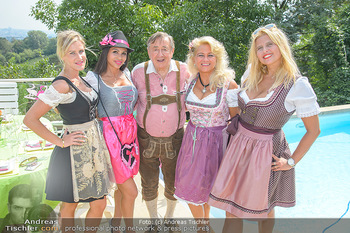 Lugners Gartenparty - Lugner Privatvilla - Di 07.08.2018 - Dani KENNEDY, Nina Bambi BRUCKNER, Sonja SCHÖNANGER, Andrea vom41
