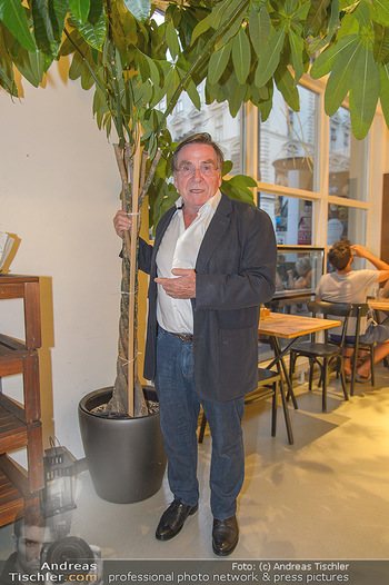 ´Grüner wirds nicht´ Kinopremiere - Stadtkino Wien - Mi 22.08.2018 - Elmar WEPPER mit Grünpflanze22