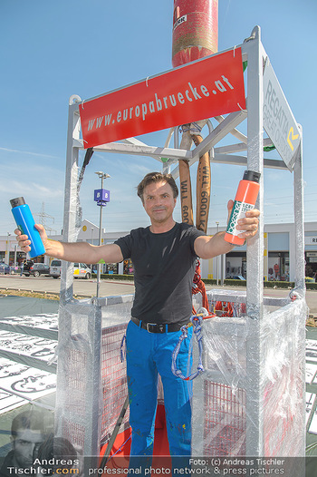 Pop Art Bungee Jumping - Fashion Outlet Center, Parndorf - Do 23.08.2018 - Thomas SEIKMANN (alias Tom NORDEN)3