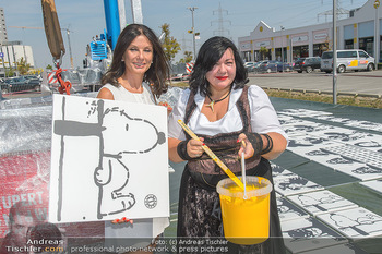 Pop Art Bungee Jumping - Fashion Outlet Center, Parndorf - Do 23.08.2018 - Sonja KLIMA, Patricia STANJEK7