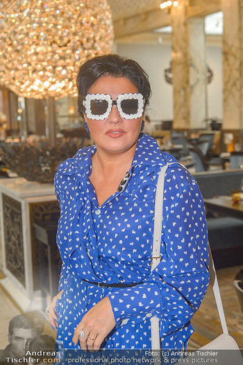 Lunch mit Anna Netrebko - Park Hyatt The BAnk - Di 04.09.2018 - Anna NETREBKO (Portrait mit Sonnenbrille)22