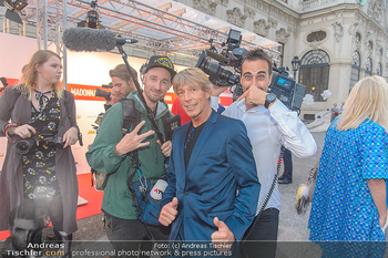 Leading Ladies Awards 2018 - Schloss Belvedere - Di 04.09.2018 - Dominic HEINZL mit Kamerateam (ATV)24