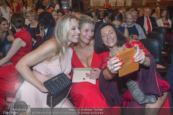 Leading Ladies Awards 2018 - Schloss Belvedere - Di 04.09.2018 - Nina PROLL mit Schwester Nadine, Nicole HOFFMANN98