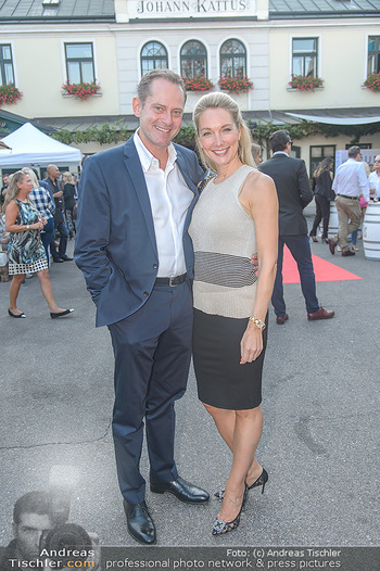 Runway Fashion Show - Kattus Sektkellerei - Do 06.09.2018 - Eirka SUESS mit Begleitung Bernhard9