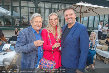 Runway Fashion Show - Kattus Sektkellerei - Do 06.09.2018 - Pedro KRAMREITER, Wolfgang SCHWARZ mit Veronica aus Moskau20