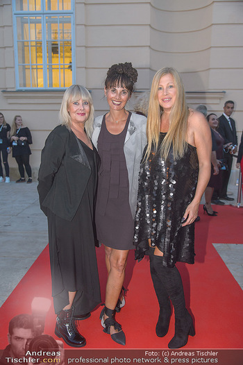 Vienna Fashion Week Opening - Zelt beim MQ MuseumsQuartier - Mo 10.09.2018 - Maria OBERFRANK, Ziggi MÜLLER, Elvira GEYER2