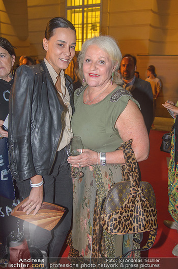 Vienna Fashion Week Opening - Zelt beim MQ MuseumsQuartier - Mo 10.09.2018 - Edita MALOVCIC, Marika LICHTER44