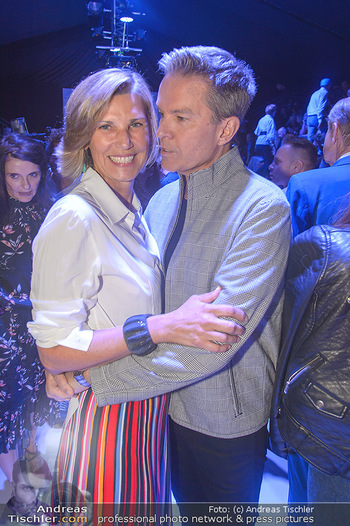 Vienna Fashion Week Opening - Zelt beim MQ MuseumsQuartier - Mo 10.09.2018 - Desiree TREICHL-STÜRGKH, Alfons HAIDER59