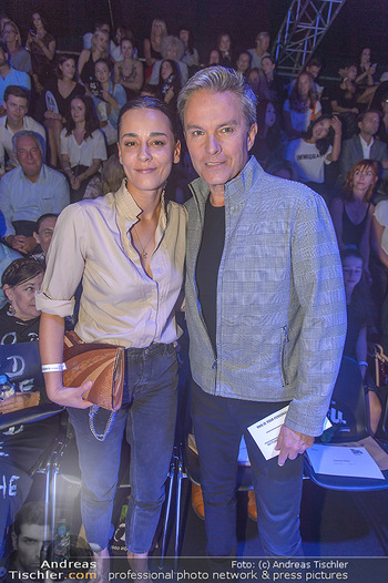 Vienna Fashion Week Opening - Zelt beim MQ MuseumsQuartier - Mo 10.09.2018 - Desiree TREICHL-STÜRGKH, Alfons HAIDER62