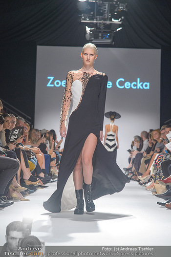 Vienna Fashion Week Opening - Zelt beim MQ MuseumsQuartier - Mo 10.09.2018 - Model am Laufsteg auf der Fashion Week, Zelt von innen78