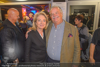 Erich Furrer Premiere ´Wer hats erfunden?´ - CasaNova, Wien - Mo 24.09.2018 - Gerhard ERNST mit Ehefrau Ulrike Ulli KIRCHTAG12
