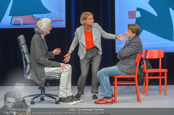 Bühnenfotos Die Wunderübung - Stadttheater Berndorf - So 07.10.2018 - Manfred DUNKL, Martin GESSLBAUER, Kristina SPRENGER7