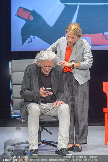 Bühnenfotos Die Wunderübung - Stadttheater Berndorf - So 07.10.2018 - 45