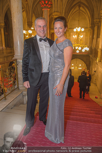 Life goes on Gala - Rathaus Wien - Sa 03.11.2018 - Hendrik HEY mit Ehefrau Esther20