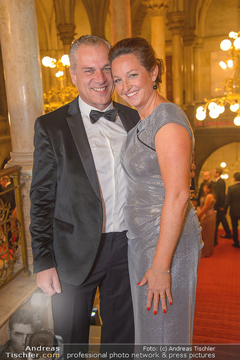 Life goes on Gala - Rathaus Wien - Sa 03.11.2018 - Hendrik HEY mit Ehefrau Esther22