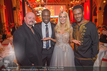 Life goes on Gala - Rathaus Wien - Sa 03.11.2018 - Die SÖHNE MANNHEIMS, Thierry BISSO mit Freundin Anne Kathrin KO31