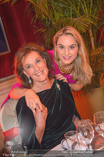 Life goes on Gala - Rathaus Wien - Sa 03.11.2018 - Prinzessin Sarah VON ISENBURG mit Mutter Constance NEUHANN-LOREN44