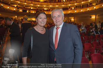 Wider die Gewalt Gala - Ronacher - Mo 12.11.2018 - Rudolf HUNDSTORFER mit Ehefrau Karin RISSER20