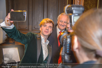 Benefiz-Weihnachtskonzert - Lutherische Stadtkirche AB - Di 04.12.2018 - Yuri REVICH macht Selfie mit Linda WATSON, Hans Peter OCHSENHOFE17