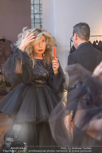 Jeanine Schiller Kleidanprobe - Atelier Thang de Hoo - Di 18.12.2018 - Jeanine SCHILLER, Thang DE HOO7
