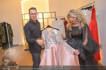 Jeanine Schiller Kleidanprobe - Atelier Thang de Hoo - Di 18.12.2018 - Jeanine SCHILLER, Thang DE HOO15