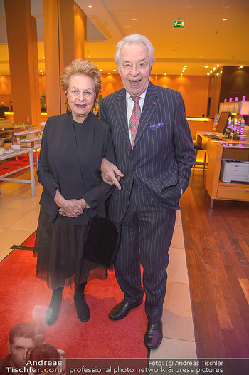 Jeanine Schiller Neujahrscocktail - Hilton am Stadtpark - Di 08.01.2019 - Harald und Mausi Ingeborg SERAFIN9