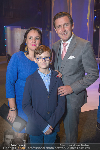 Holiday on Ice Atlantis Premiere - Stadthalle, Wien - Mi 16.01.2019 - Peter HANKE mit Ehefrau und Sohn Philipp24