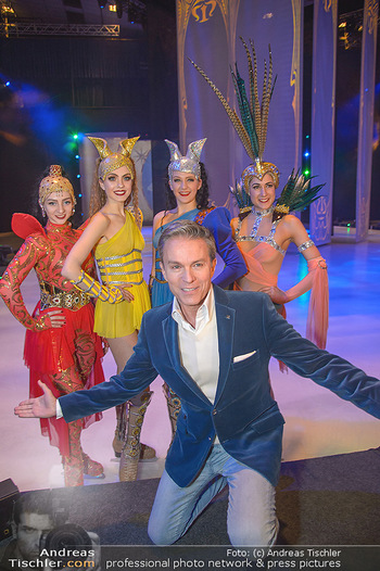 Holiday on Ice Atlantis Premiere - Stadthalle, Wien - Mi 16.01.2019 - Alfons HAIDER mit Tänzerinnen31