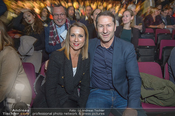 Holiday on Ice Atlantis Premiere - Stadthalle, Wien - Mi 16.01.2019 - Franko FODA mit Ehefrau Andrea41