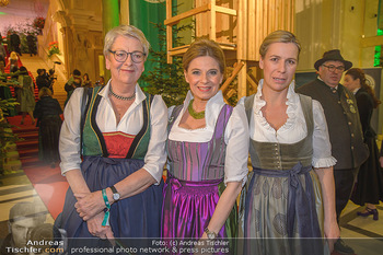 Jägerball - Hofbur - Mo 28.01.2019 - Gexi TOSTMANN mit Tochter Anna, Christa KUMMER17