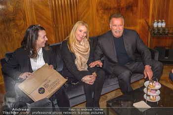Schwarzenegger trifft Kurz - Bundeskanzleramt - Di 29.01.2019 - Arnold SCHWARZENEGGER mit Begleitung (Freundin?)53