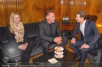 Schwarzenegger trifft Kurz - Bundeskanzleramt - Di 29.01.2019 - Arnold SCHWARZENEGGER mit Begleitung (Freundin?), Sebastian KURZ57