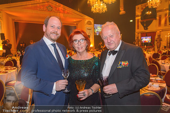 Seitenblicke Night Tour Gala - Interspot Studios - Mo 11.02.2019 - Inge und Rudolf Purzel KLINGOHR mit Sohn Niki3