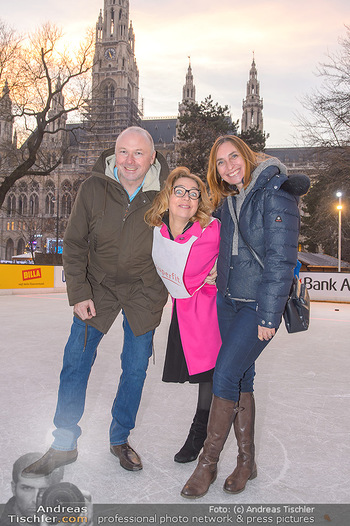 SuperFit Charity Eisstockschießen - Rathausplatz - Mo 18.02.2019 - 37