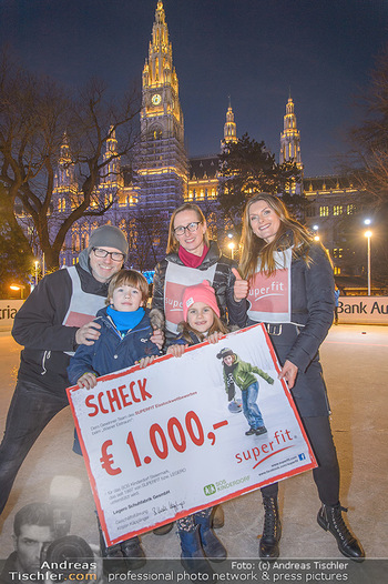 SuperFit Charity Eisstockschießen - Rathausplatz - Mo 18.02.2019 - 56