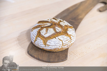 Fotoshooting Silvia Schneider - Div. Locations Österreich - Mo 25.02.2019 - frischer Leib Brot, backofenfrisch, Bäckerbrot, Krustenbrot1