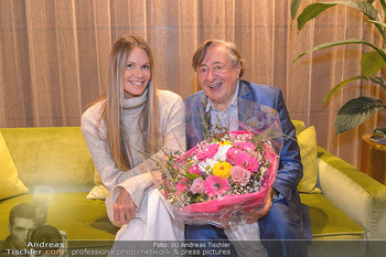 Elle MacPherson Ankunft - Flughafen Wien Schwechat - Di 26.02.2019 - Elle MACPHERSON, Richard LUGNER51