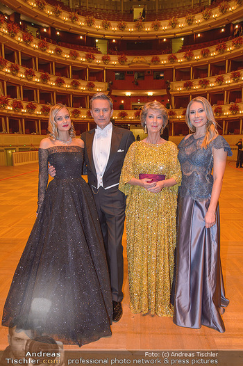 Opernball 2019 - Feststiege - Wiener Staatsoper - Do 28.02.2019 - ORF-Team Mirjam WEICHSELBRAUN, Alfons HAIDER, Barbara RETT, Nina35