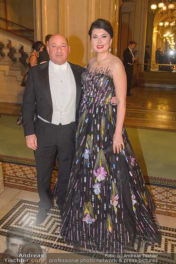 Opernball 2019 - Feststiege - Wiener Staatsoper - Do 28.02.2019 - Zoryana KUSHPLER mit Ehemann63