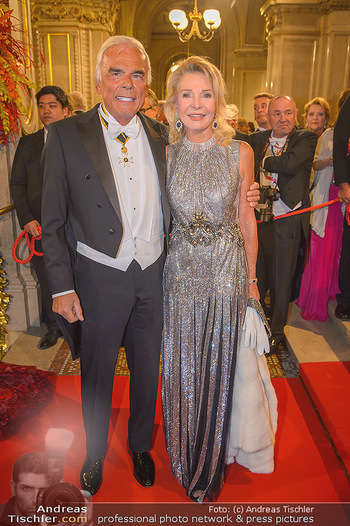 Opernball 2019 - Feststiege - Wiener Staatsoper - Do 28.02.2019 - Marina GIORI-LHOTA, Michael HEINRITZI109