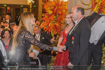 Opernball 2019 - Feststiege - Wiener Staatsoper - Do 28.02.2019 - Dominique MEYER, Elle MACPHERSON, Maria GROßBAUER150