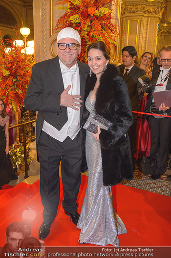 Opernball 2019 - Feststiege - Wiener Staatsoper - Do 28.02.2019 - DJ ÖTZI Gerry FRIEDLE mit Ehefrau Sonja203